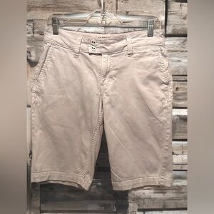 Levi Strauss Signature Women’s Bermuda Stretch Denim Shorts Off White Size 4